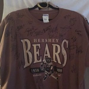 Hershey Bears T-shirt signed by the 08-09 team